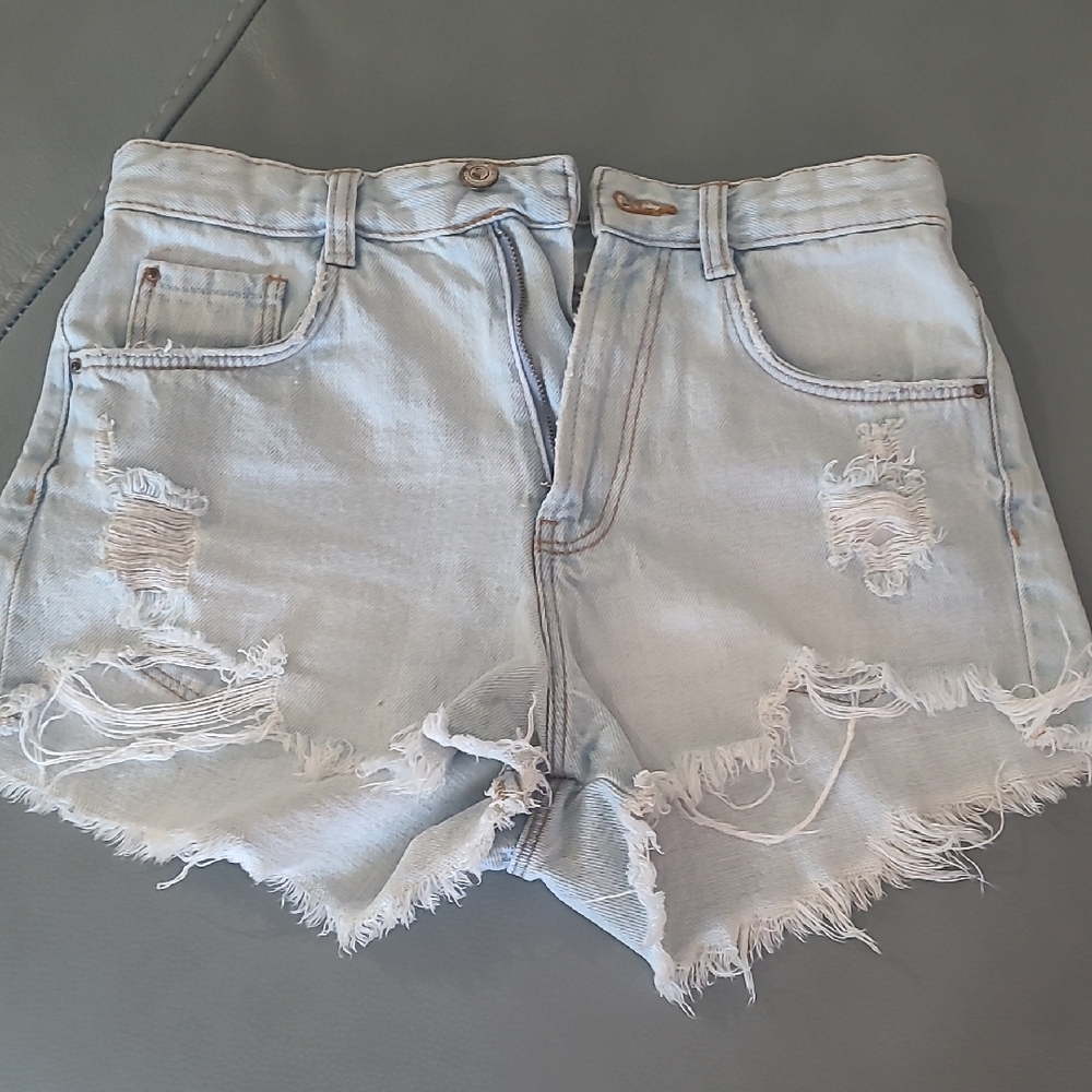 GAP Blue and Red Jean Shorts Distressed Design and Distressed DENIM - Picture 4 of 5